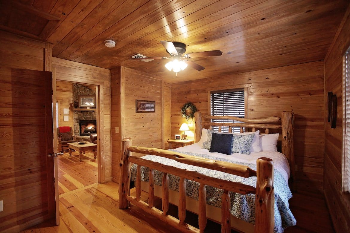 Juniper Hill Cabin in Broken Bow, OK - Sleeps 2+ - Hidden Hills Cabins