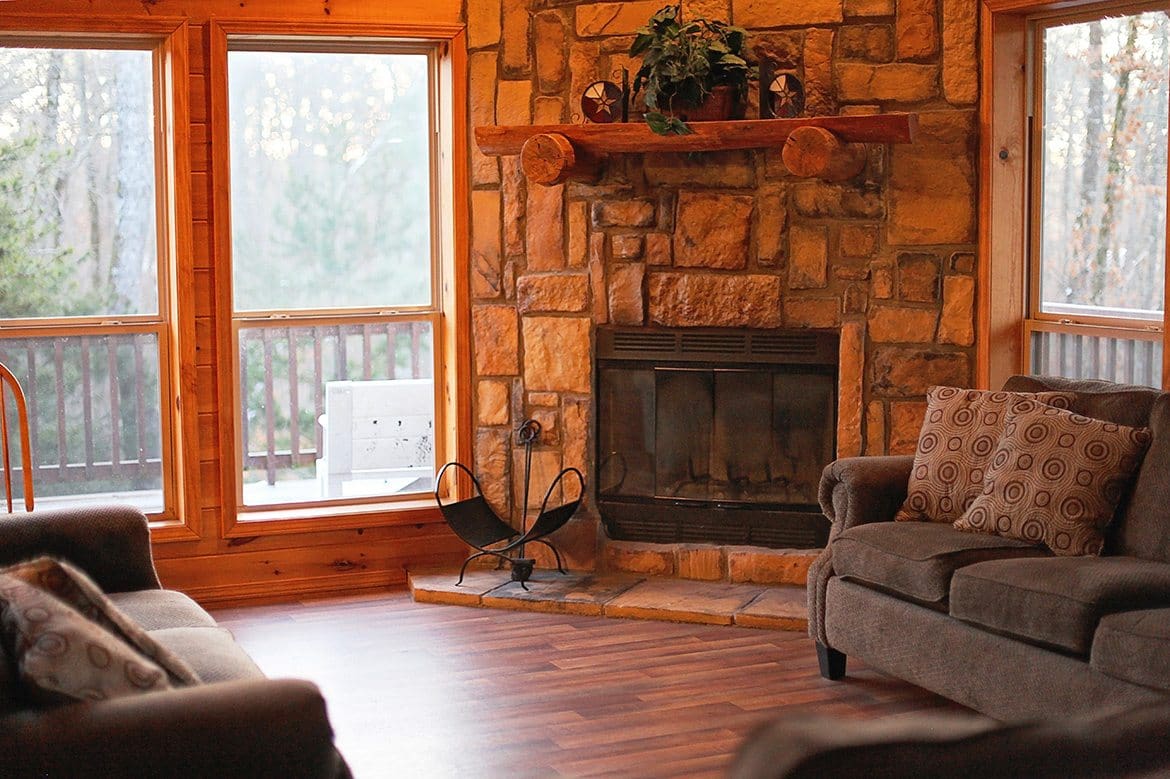 Lone Star Lodge Cabin in Broken Bow, OK - Sleeps 15 ...